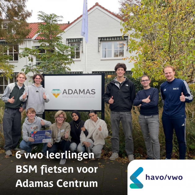 6-vwo BSM leerlingen reiken cheque uit aan Adamas Centrum